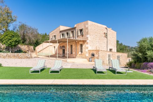 Finca mit Pool