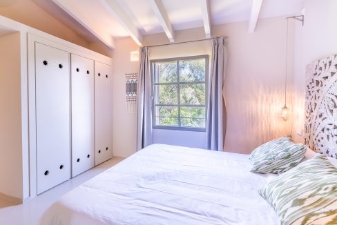 Schlafzimmer 4 mit Einbauschrank